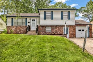 7920 NE San Rafael Drive, Kansas City, MO 64119