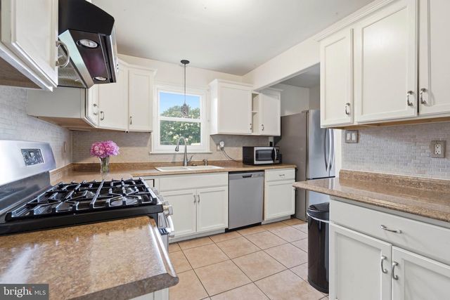 894 MICHAEL AVE, Vineland, NJ 08360