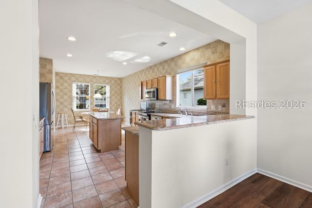 6 Hampton Cir, Bluffton, SC 29909