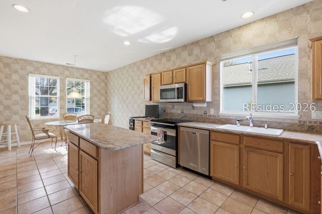 6 Hampton Cir, Bluffton, SC 29909