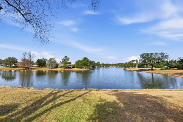 6 Hampton Cir, Bluffton, SC 29909