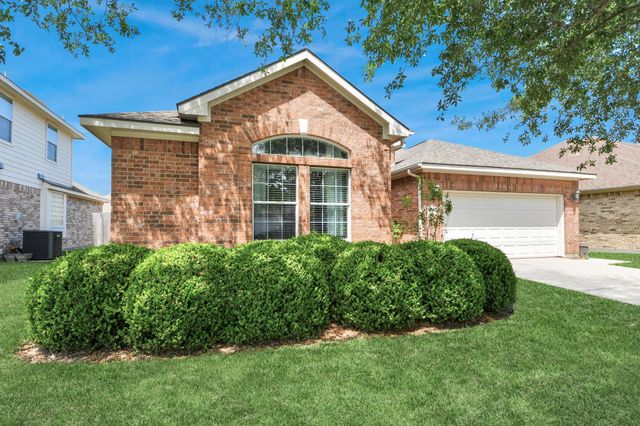 945 Autumn Brook Street, Seabrook, TX 77586