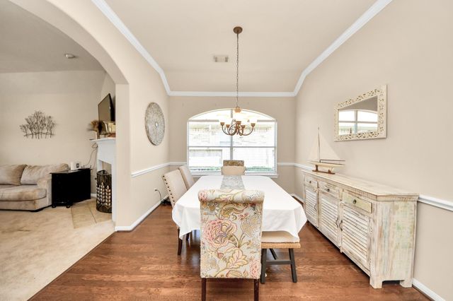 945 Autumn Brook Street, Seabrook, TX 77586