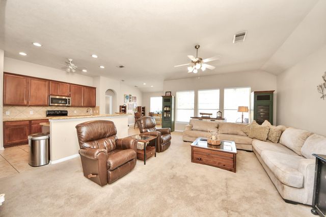 945 Autumn Brook Street, Seabrook, TX 77586