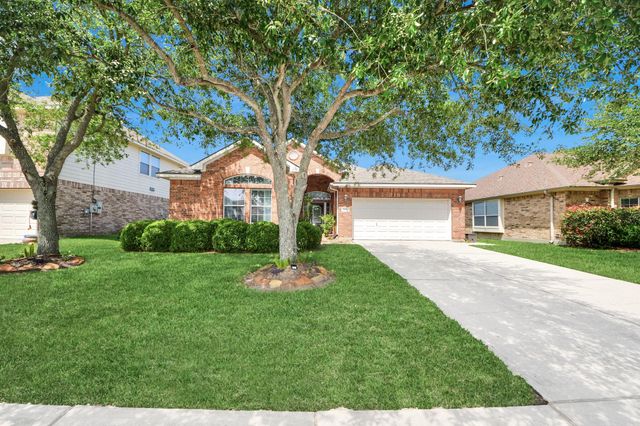 945 Autumn Brook Street, Seabrook, TX 77586