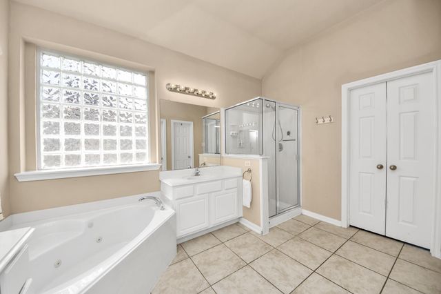 945 Autumn Brook Street, Seabrook, TX 77586