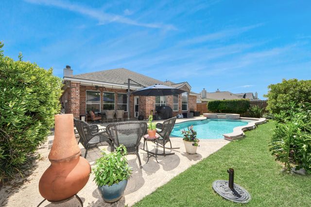 945 Autumn Brook Street, Seabrook, TX 77586