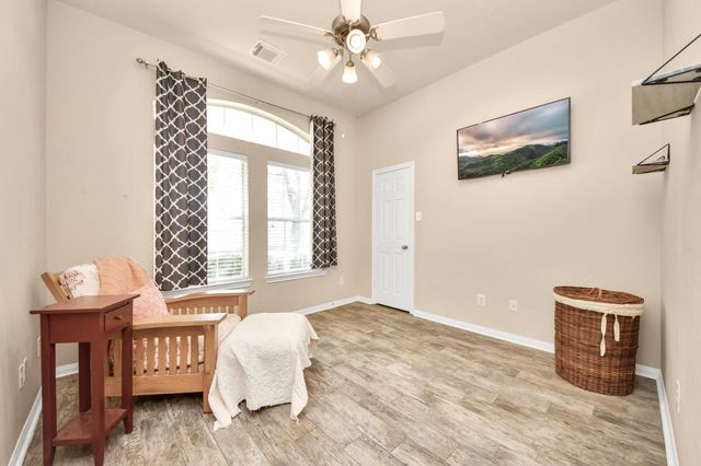 945 Autumn Brook Street, Seabrook, TX 77586