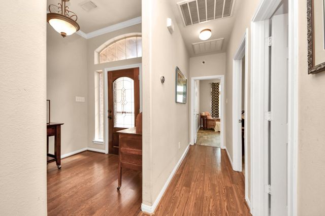 945 Autumn Brook Street, Seabrook, TX 77586