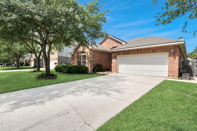 945 Autumn Brook Street, Seabrook, TX 77586