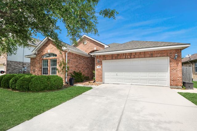 945 Autumn Brook Street, Seabrook, TX 77586