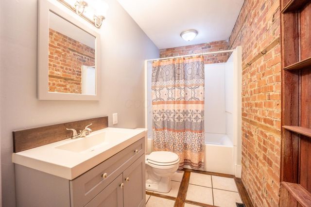 801 W Sugar Street, Mount Vernon, OH 43050