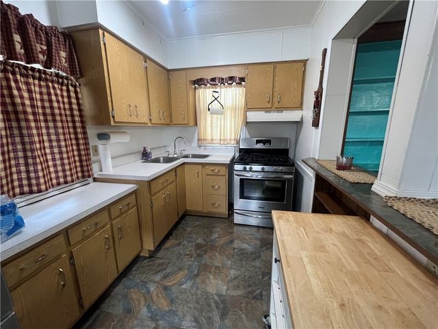 4408 3rd St, Versailles Boro, PA 15132