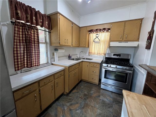 4408 3rd St, Versailles Boro, PA 15132