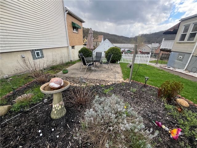 4408 3rd St, Versailles Boro, PA 15132