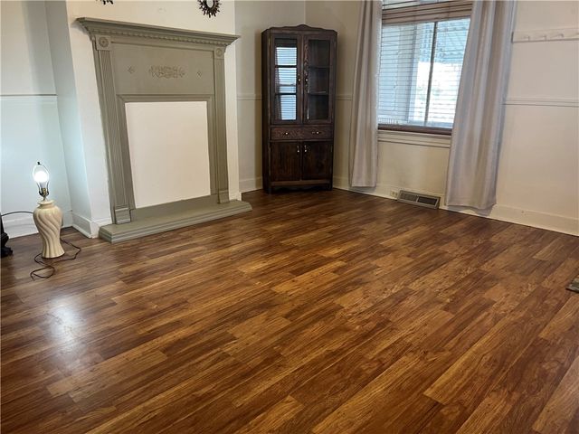 4408 3rd St, Versailles Boro, PA 15132
