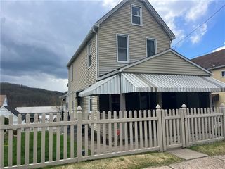 4408 3rd St, Versailles Boro, PA 15132