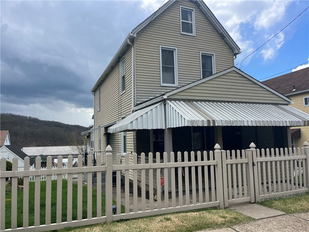 4408 3rd St, Versailles Boro, PA 15132