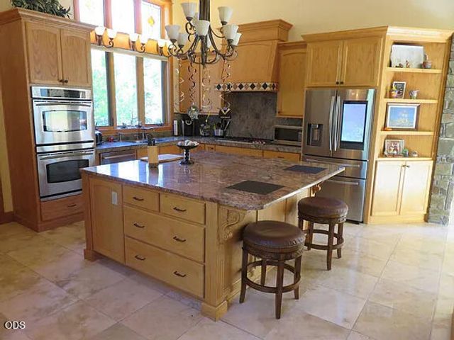 61858 Bunker Hill Court, Bend, OR 97702