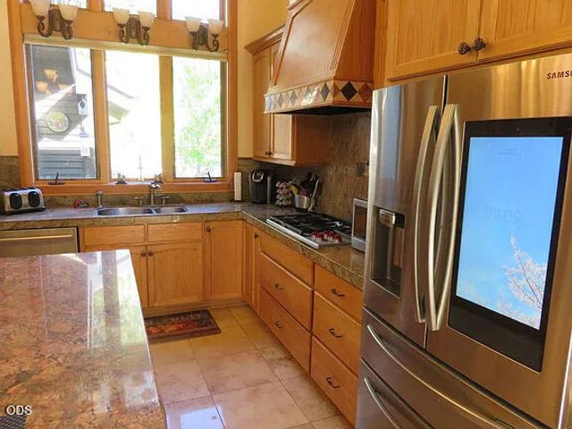 61858 Bunker Hill Court, Bend, OR 97702