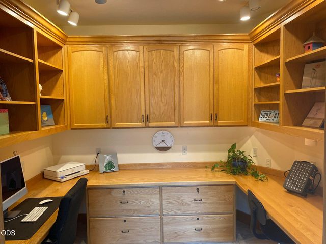 61858 Bunker Hill Court, Bend, OR 97702