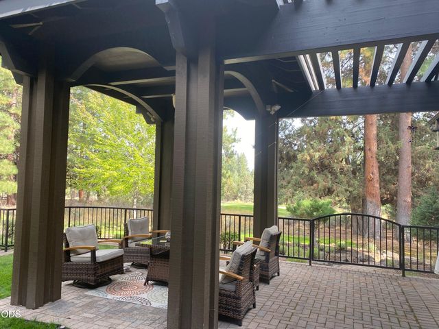 61858 Bunker Hill Court, Bend, OR 97702
