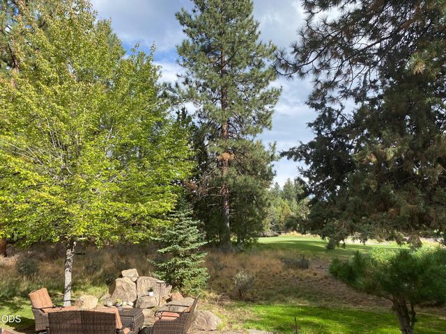 61858 Bunker Hill Court, Bend, OR 97702