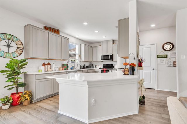 421 Conchillos DR, Georgetown, TX 78626