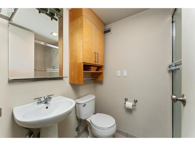 255 Sw HARRISON St 11H, Portland, OR 97201