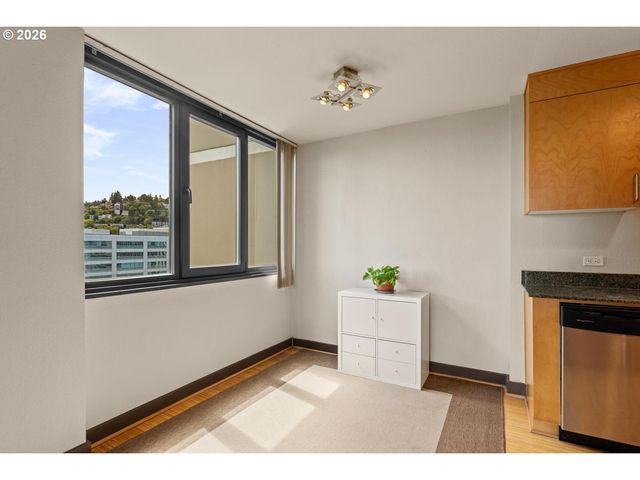 255 Sw HARRISON St 11H, Portland, OR 97201