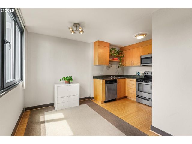 255 Sw HARRISON St 11H, Portland, OR 97201