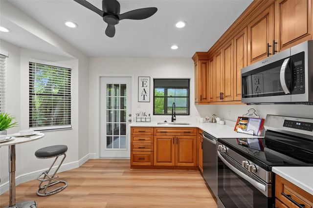 3010 LONGBROOKE WAY, Clearwater, FL 33760