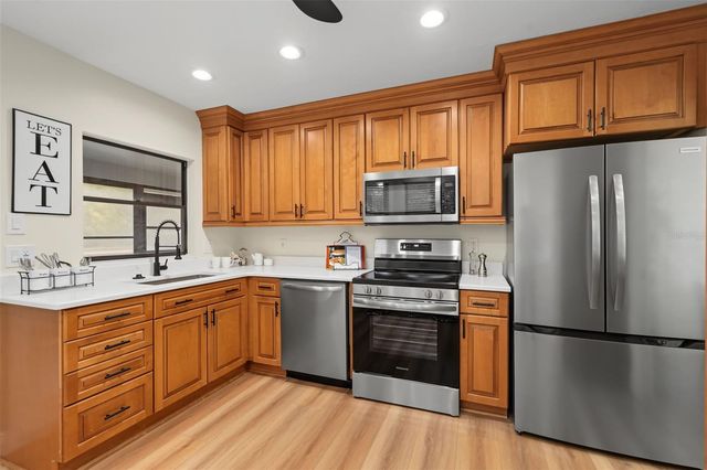 3010 LONGBROOKE WAY, Clearwater, FL 33760