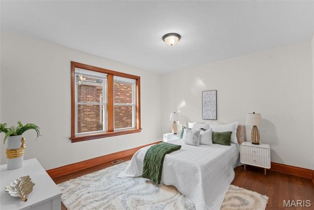 5410 Tholozan Avenue, St Louis, MO 63109