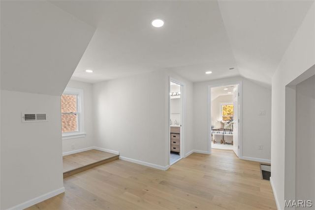 5410 Tholozan Avenue, St Louis, MO 63109