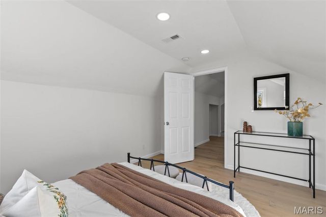 5410 Tholozan Avenue, St Louis, MO 63109