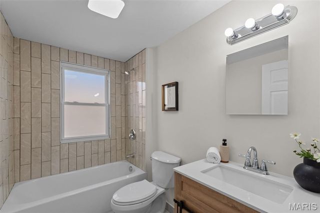 5410 Tholozan Avenue, St Louis, MO 63109