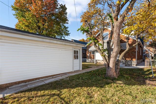 5410 Tholozan Avenue, St Louis, MO 63109