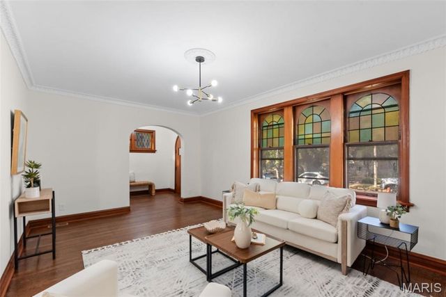 5410 Tholozan Avenue, St Louis, MO 63109