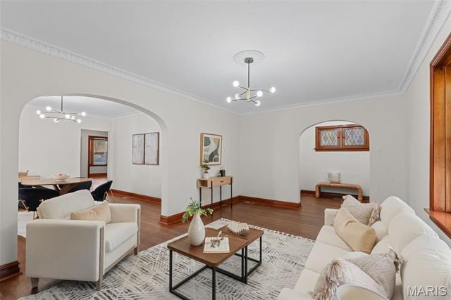 5410 Tholozan Avenue, St Louis, MO 63109