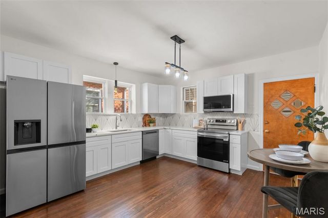 5410 Tholozan Avenue, St Louis, MO 63109