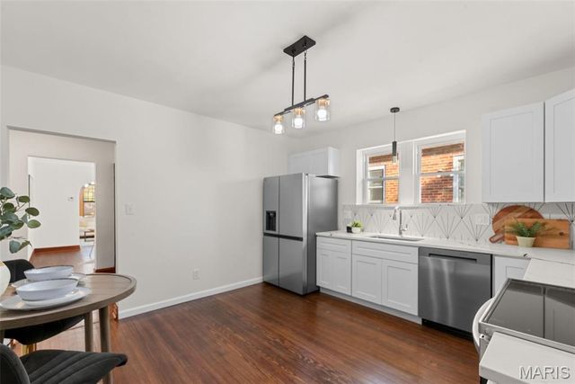 5410 Tholozan Avenue, St Louis, MO 63109