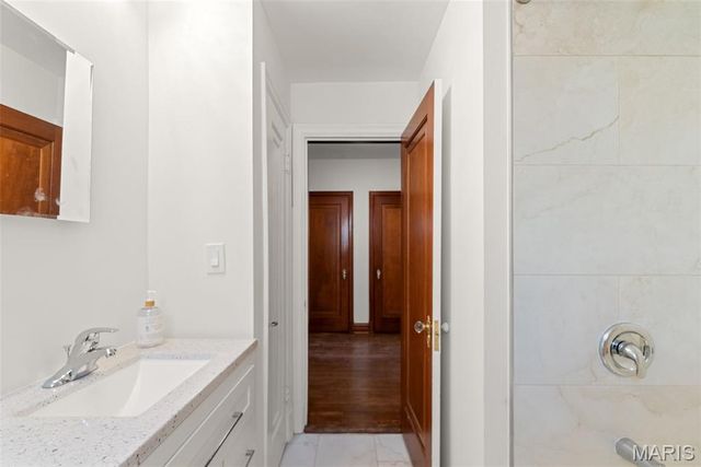 5410 Tholozan Avenue, St Louis, MO 63109