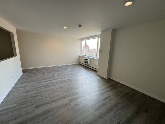 151 N Kenilworth Avenue 4G, Oak Park, IL 60301
