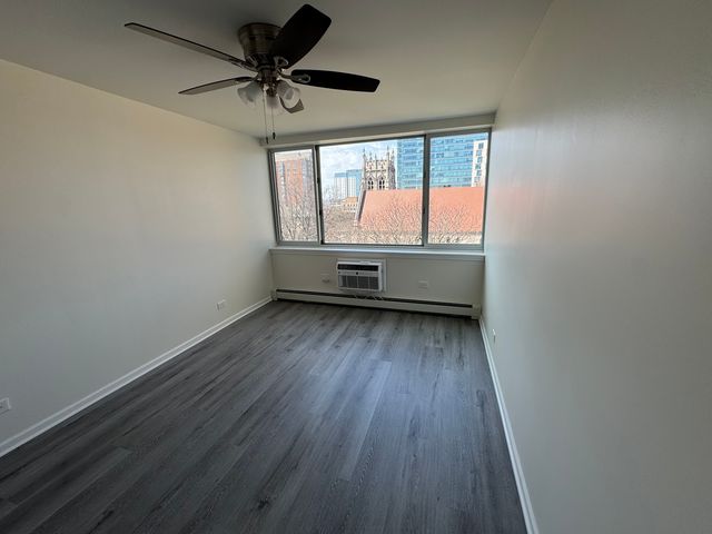 151 N Kenilworth Avenue 4G, Oak Park, IL 60301