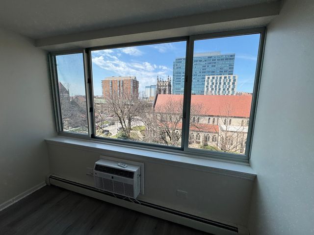 151 N Kenilworth Avenue 4G, Oak Park, IL 60301