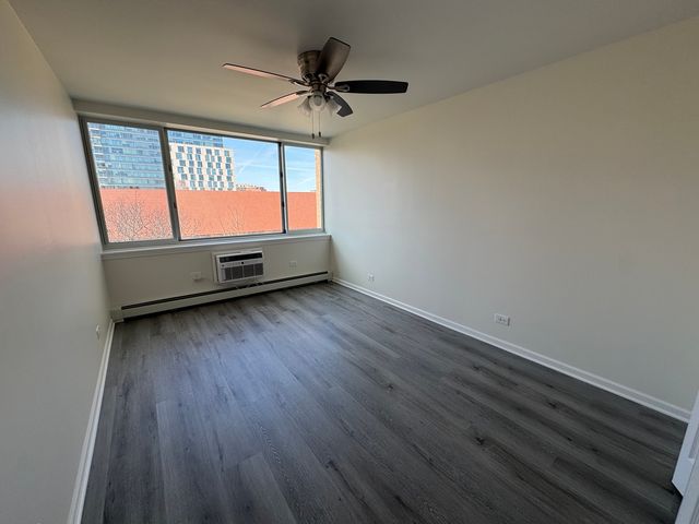 151 N Kenilworth Avenue 4G, Oak Park, IL 60301
