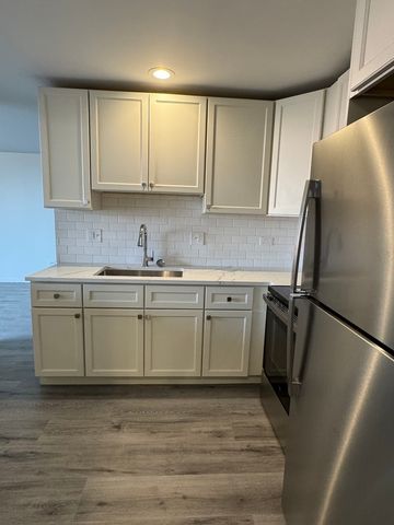 151 N Kenilworth Avenue 4G, Oak Park, IL 60301
