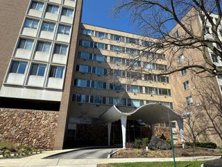 151 N Kenilworth Avenue 4G, Oak Park, IL 60301