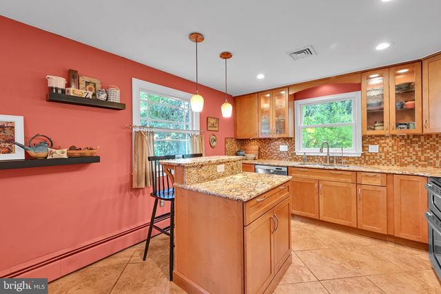 8 SYCAMORE RD, Hummelstown, PA 17036